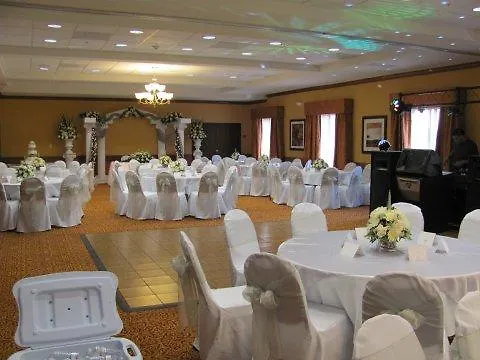 Holiday Inn Express Ontario By Ihg Creekside 2*,