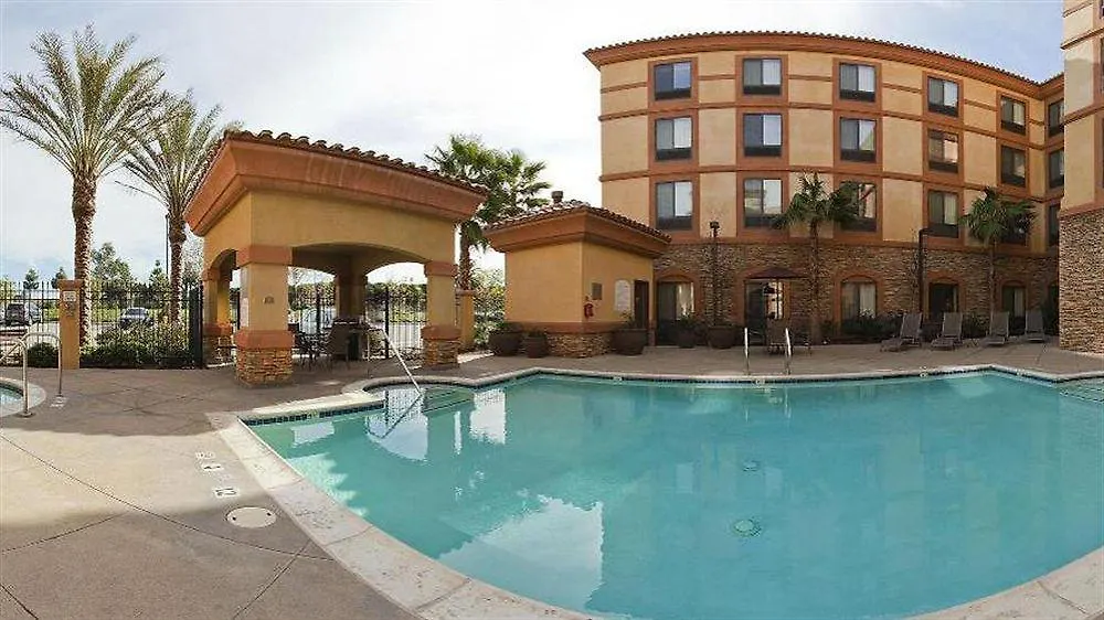 Holiday Inn Express Ontario By Ihg Creekside 2*,