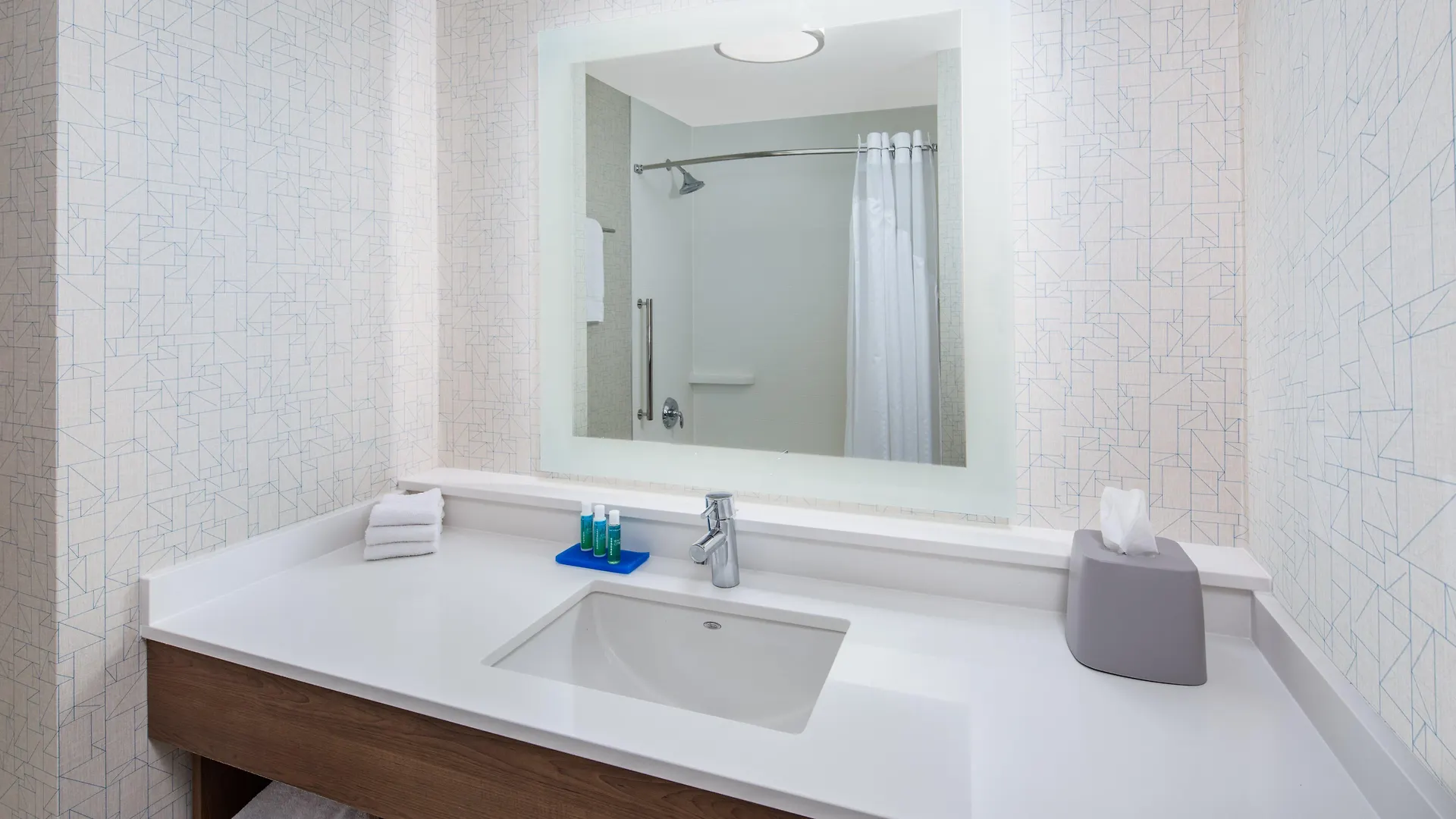 Holiday Inn Express Ontario By Ihg Creekside Hotel