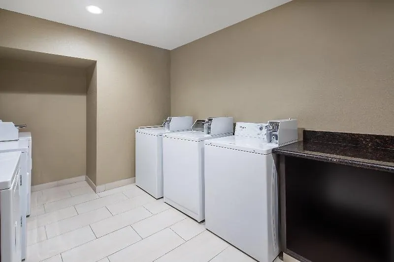 Holiday Inn Express Ontario By Ihg Creekside 2*,  United States